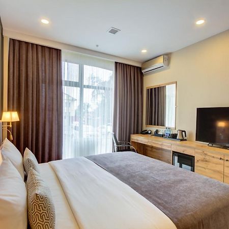 Aurum hotel Bishkek Bagian luar foto