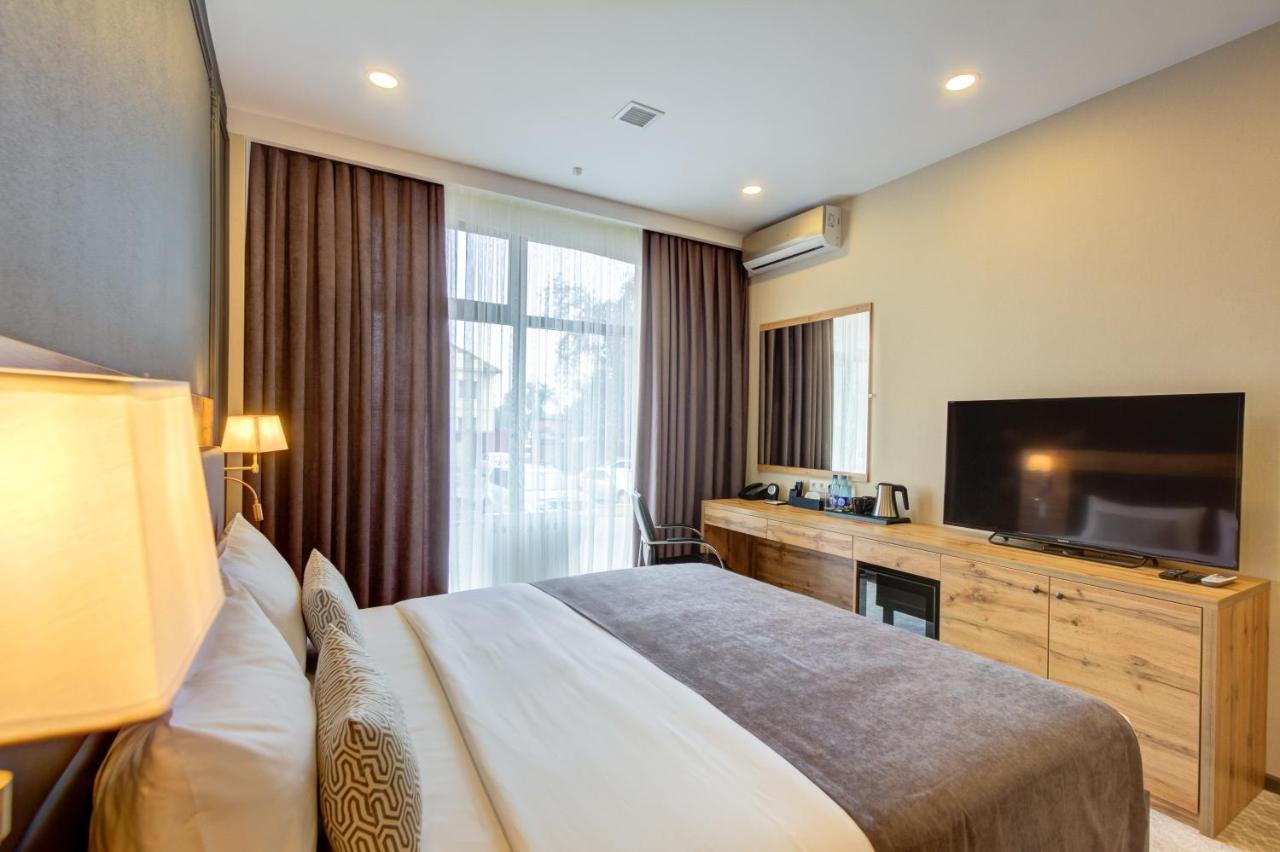 Aurum hotel Bishkek Bagian luar foto