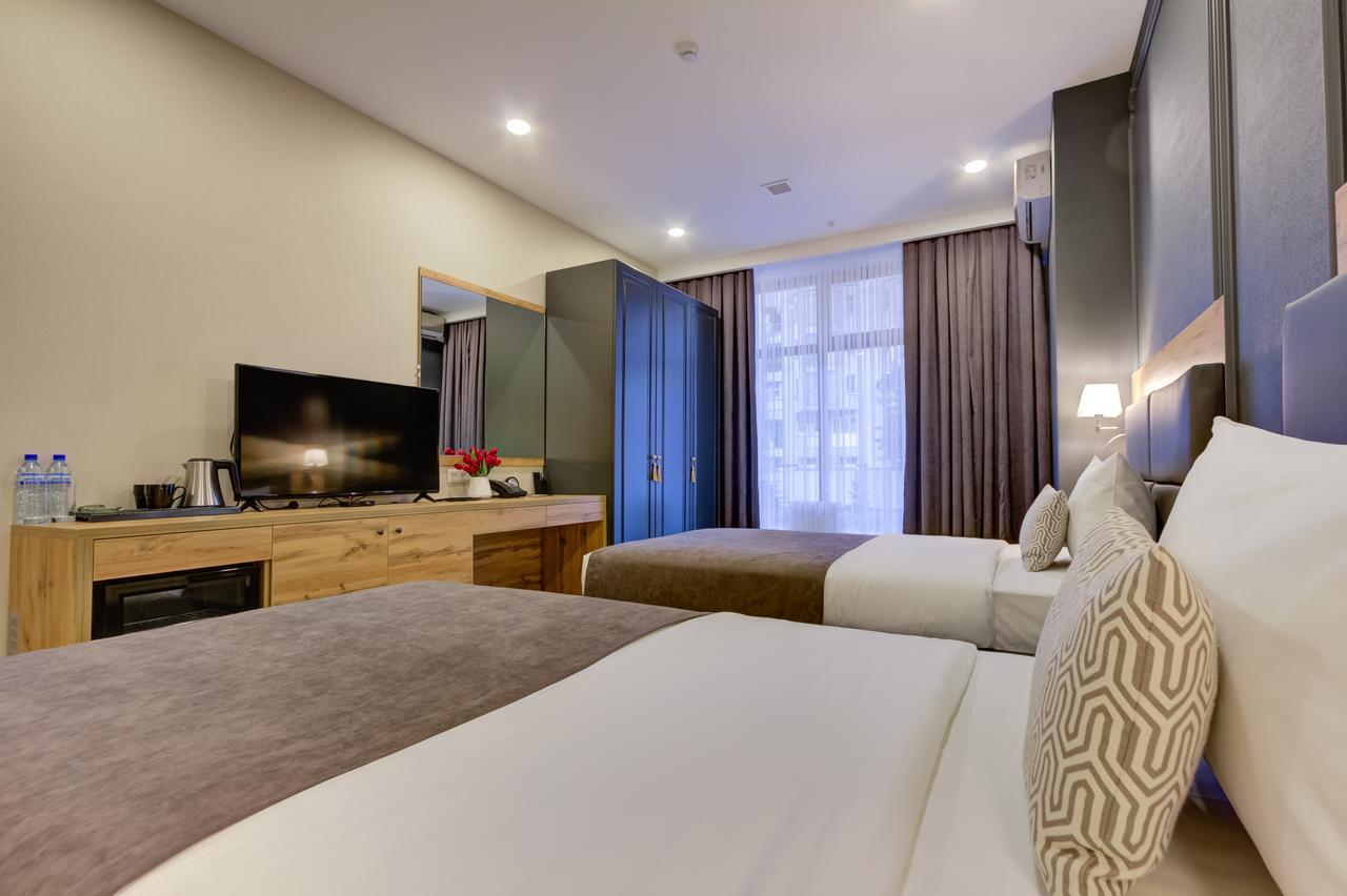 Aurum hotel Bishkek Bagian luar foto